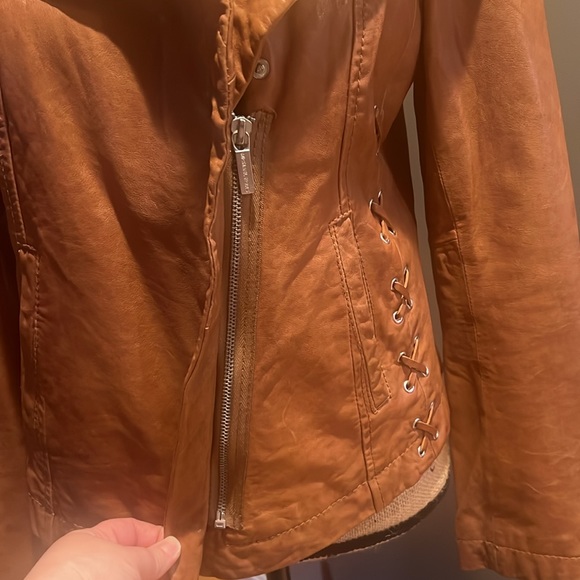Michael Kors caramel color, 100% genuine, leather jacket - Picture 3 of 5
